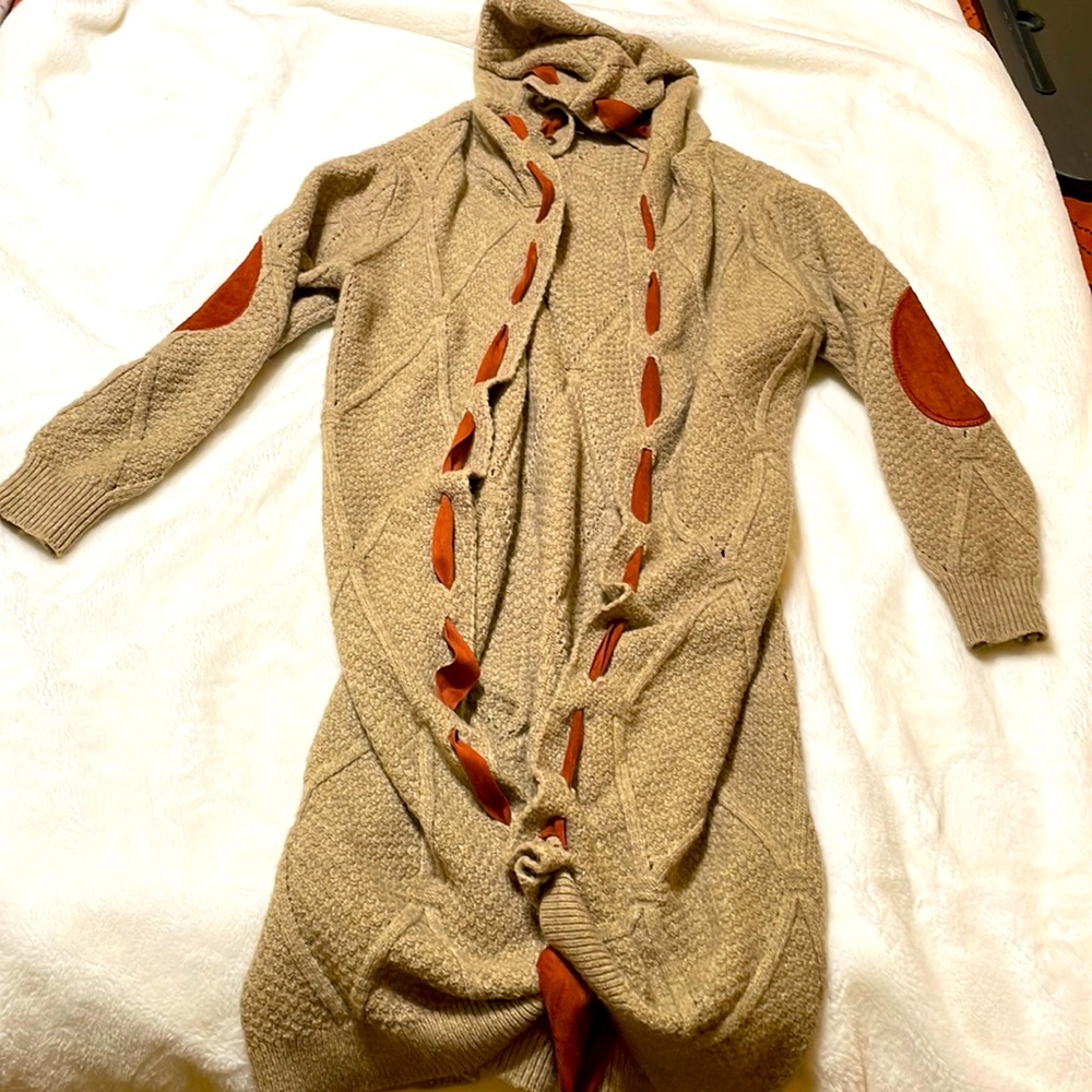 Women’s cartigan, size Medium